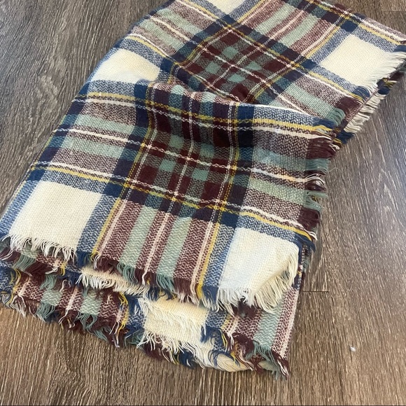 Plaid Fall Scarf - Picture 3 of 3